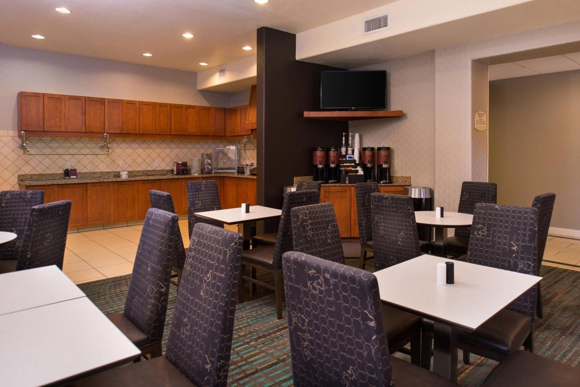 By Marriott Airport 3* Albuquerque