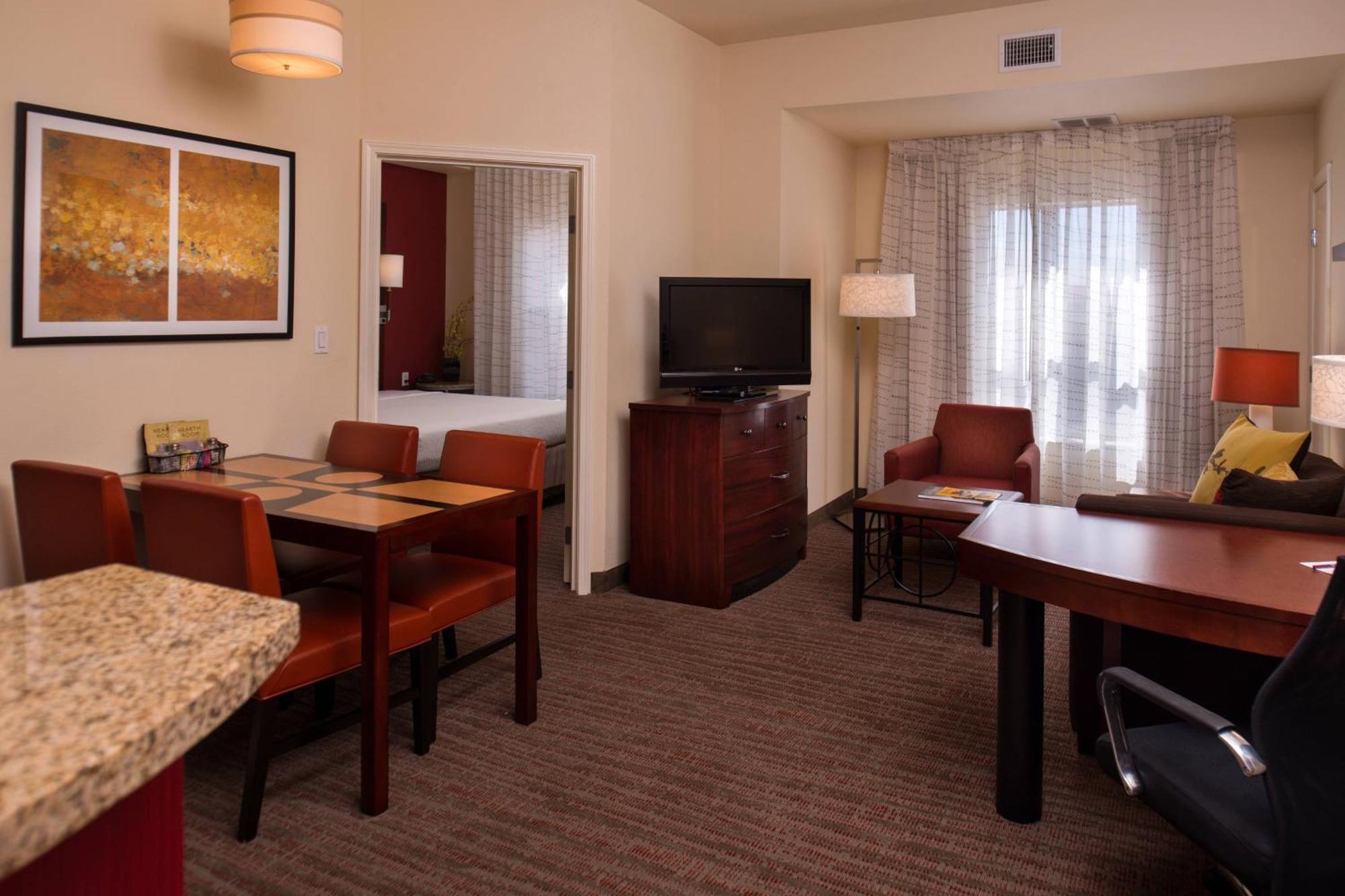 By Marriott Airport 3*