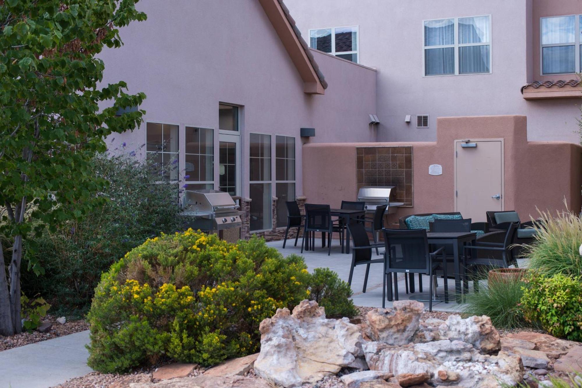 Hotel By Marriott Airport 3*