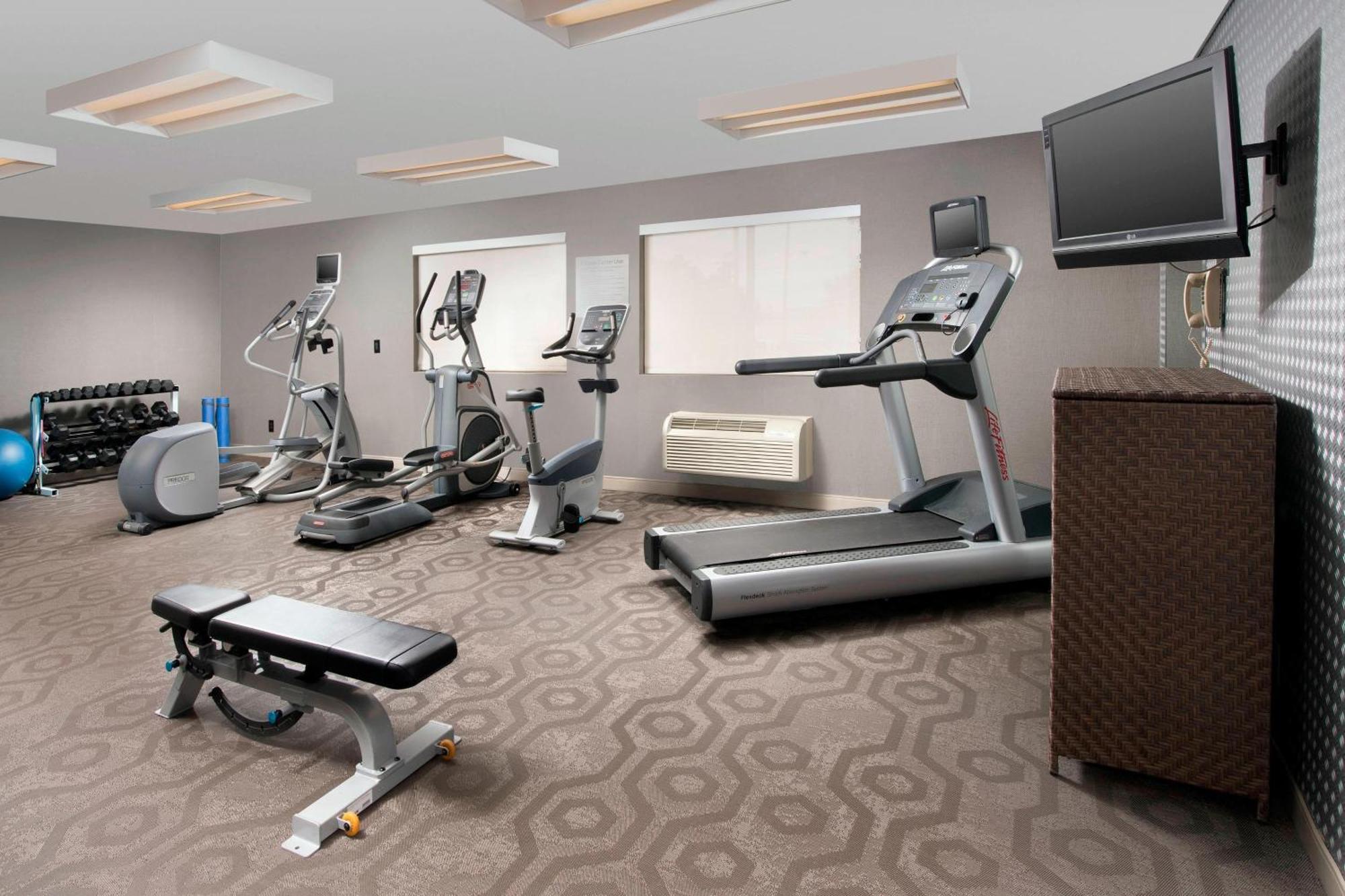 Fairfield & By Marriott Airport Albuquerque