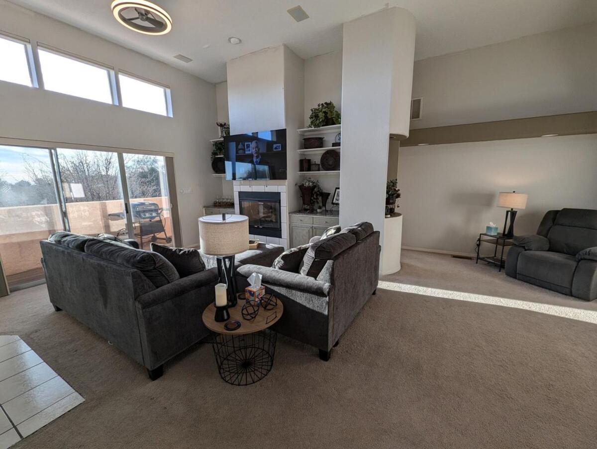 Long Welcome! Across From Trailhead,game Rm! Holiday home *