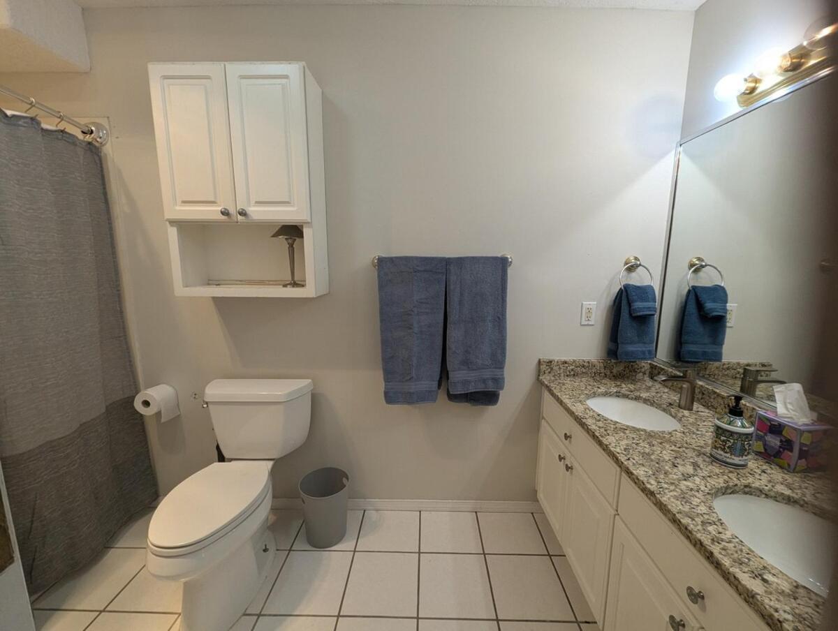 Long Welcome! Across From Trailhead,game Rm! Holiday home
