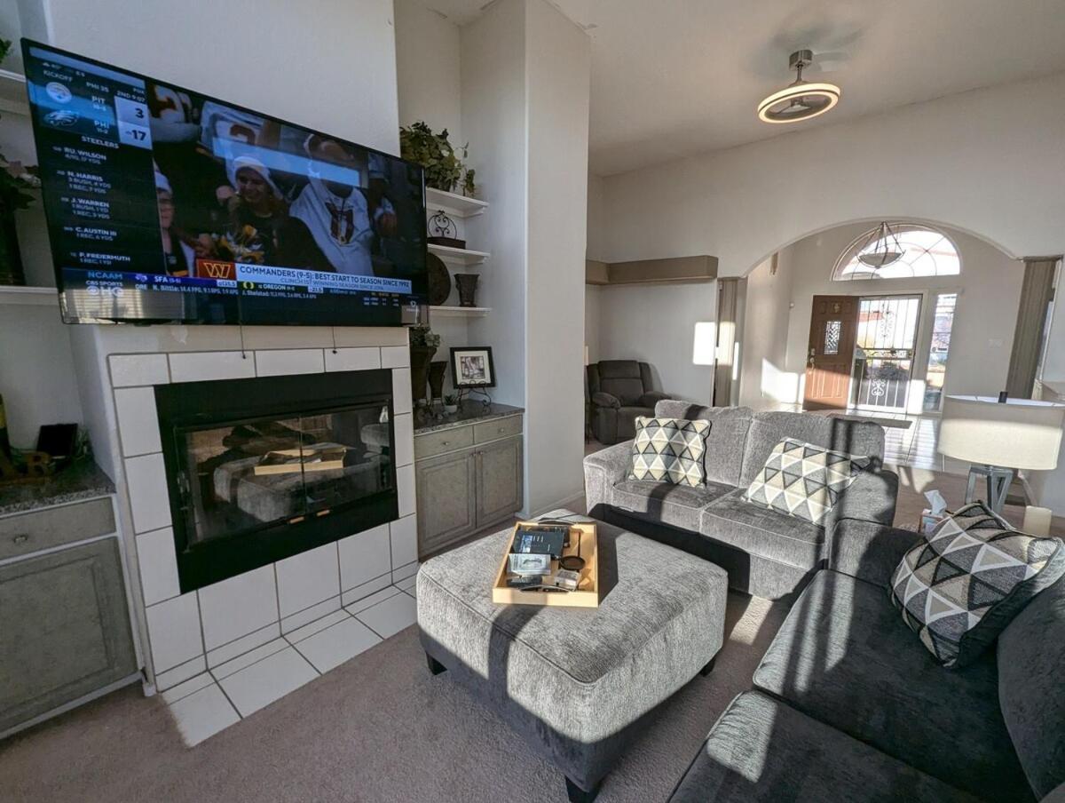 Long Welcome! Across From Trailhead,game Rm! Holiday home *