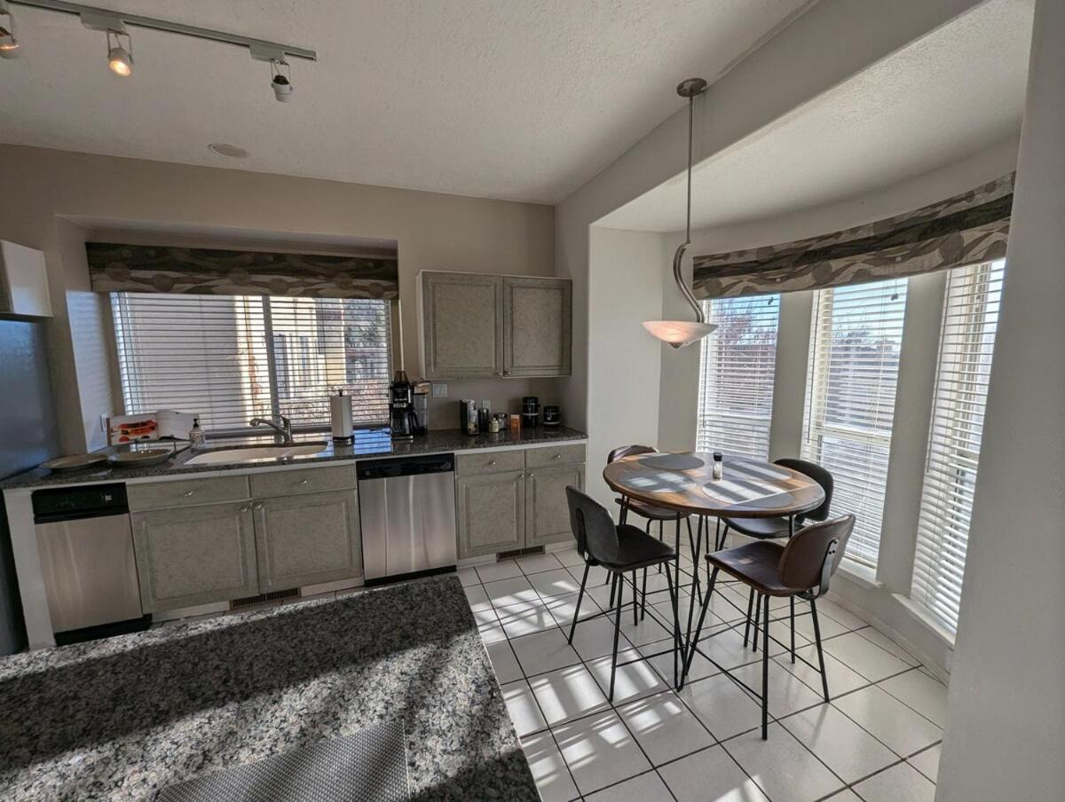 Long Welcome! Across From Trailhead,game Rm! Holiday home Albuquerque