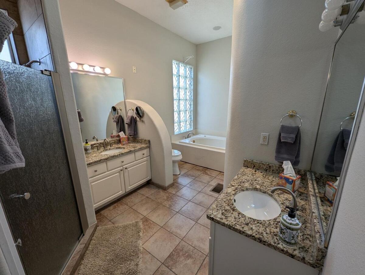 Long Welcome! Across From Trailhead,game Rm! Holiday home *