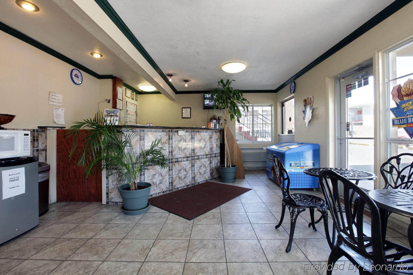 Days By Wyndham Downtown Hotel
