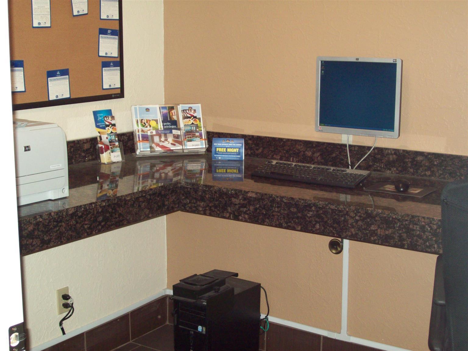 Western Airport Innsuites & Hotel