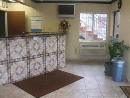 Days By Wyndham Downtown Hotel