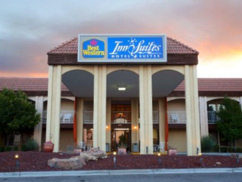Hotel Western Airport Innsuites &
