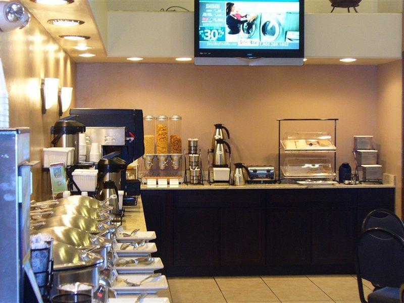 Hotel Western Airport Innsuites & 3*