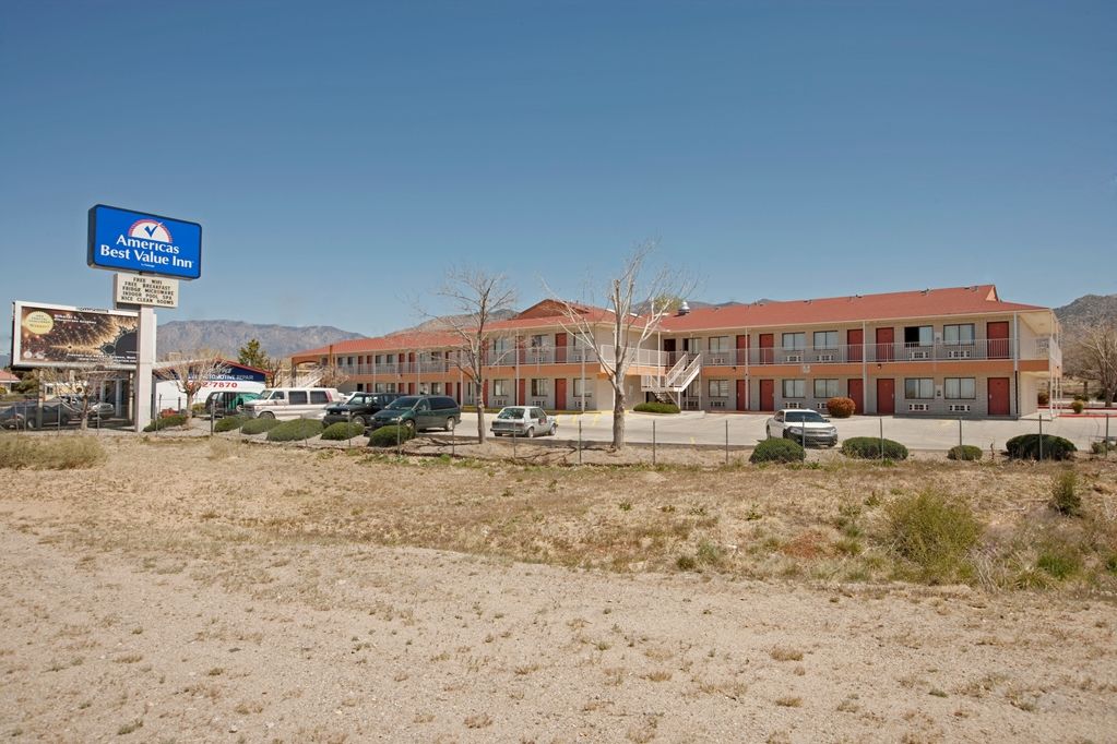 Travelodge By Wyndham East Hotel