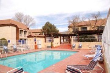 Western & Airport Hotel 3*