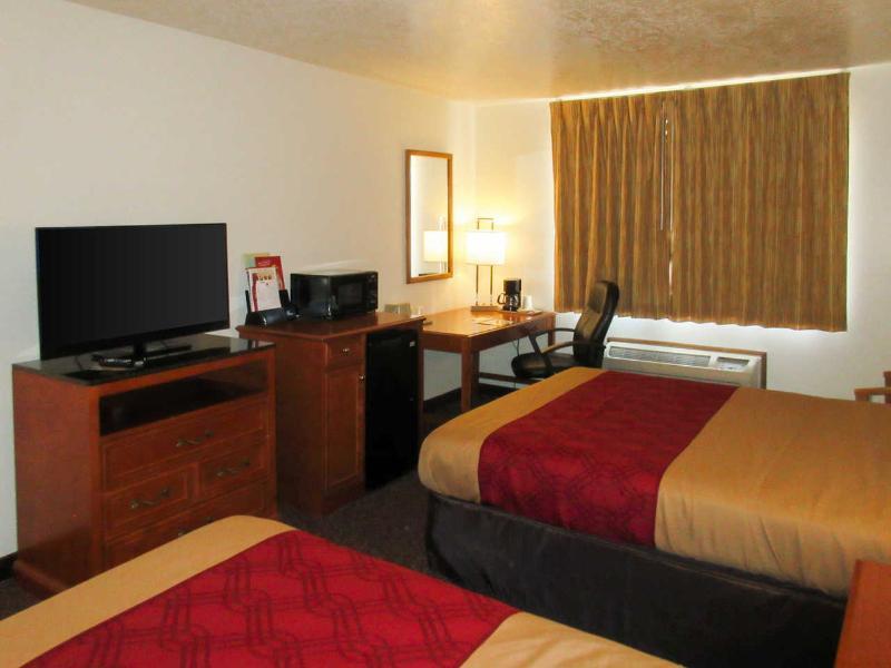 Hotel Econo & East I-40 Eubank Exit 2*
