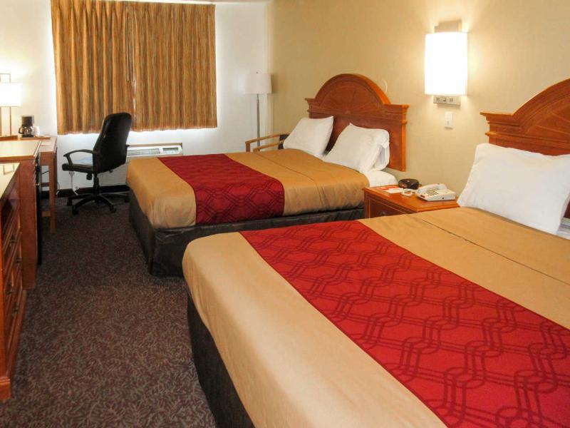 Econo & East I-40 Eubank Exit Hotel