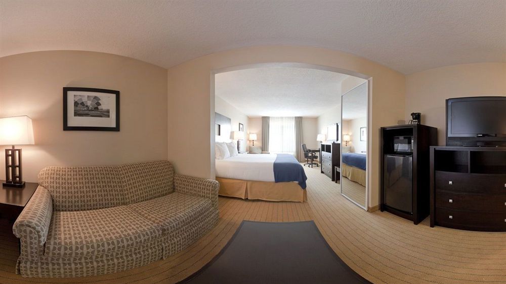 Express & Airport By Ihg Hotel Albuquerque