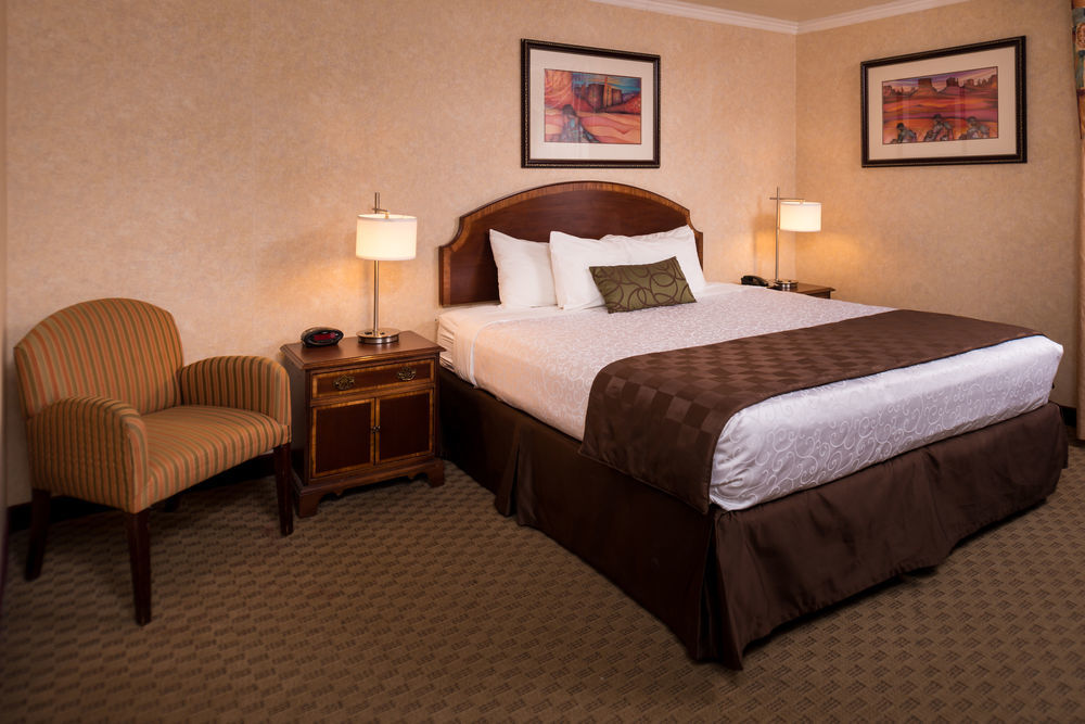 Hotel Western Airport Innsuites &