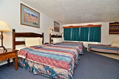 Motel Sandia Peak Old Town Abq, A Howard Johnson By Wyndham 2*