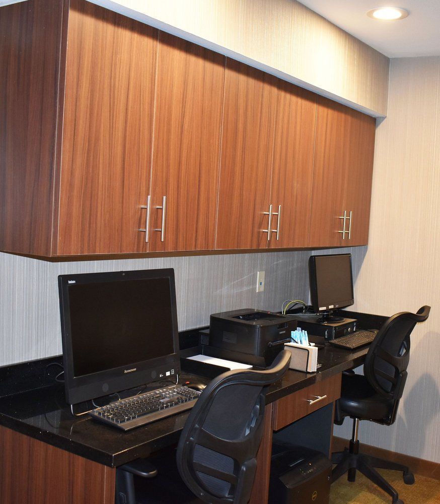 Hotel Fairfield & By Marriott Airport