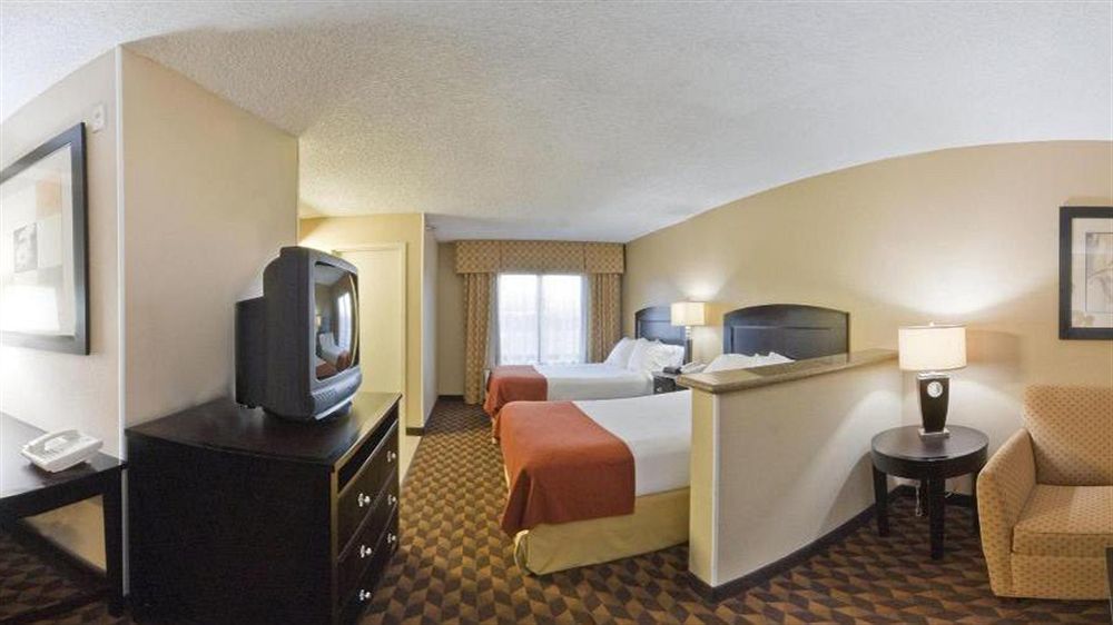 Express & Midtown By Ihg 2*