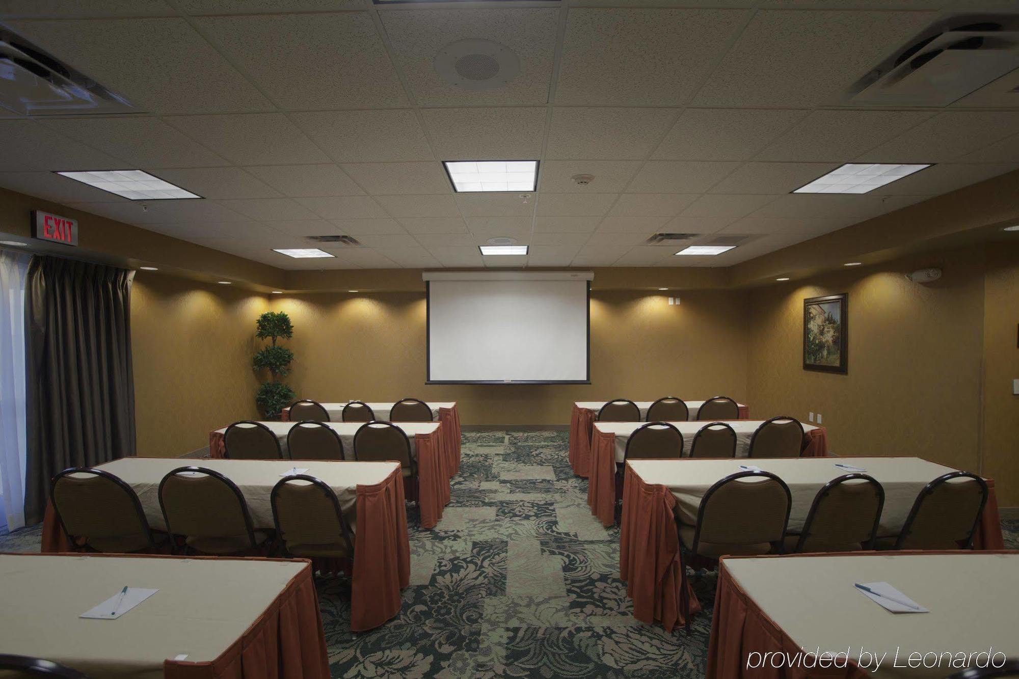 Hotel Homewood By Hilton Airport