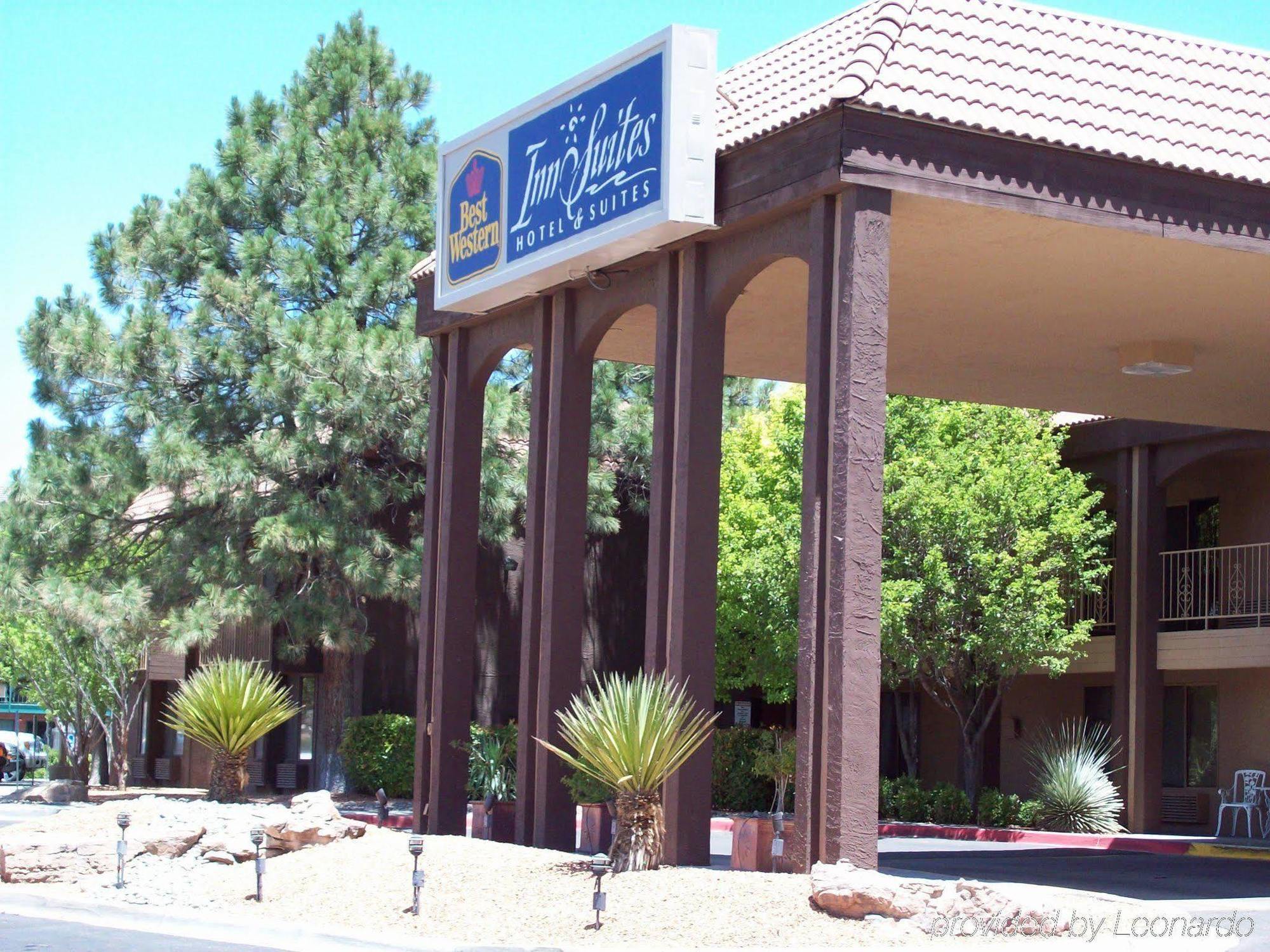 Western Airport Innsuites & Hotel
