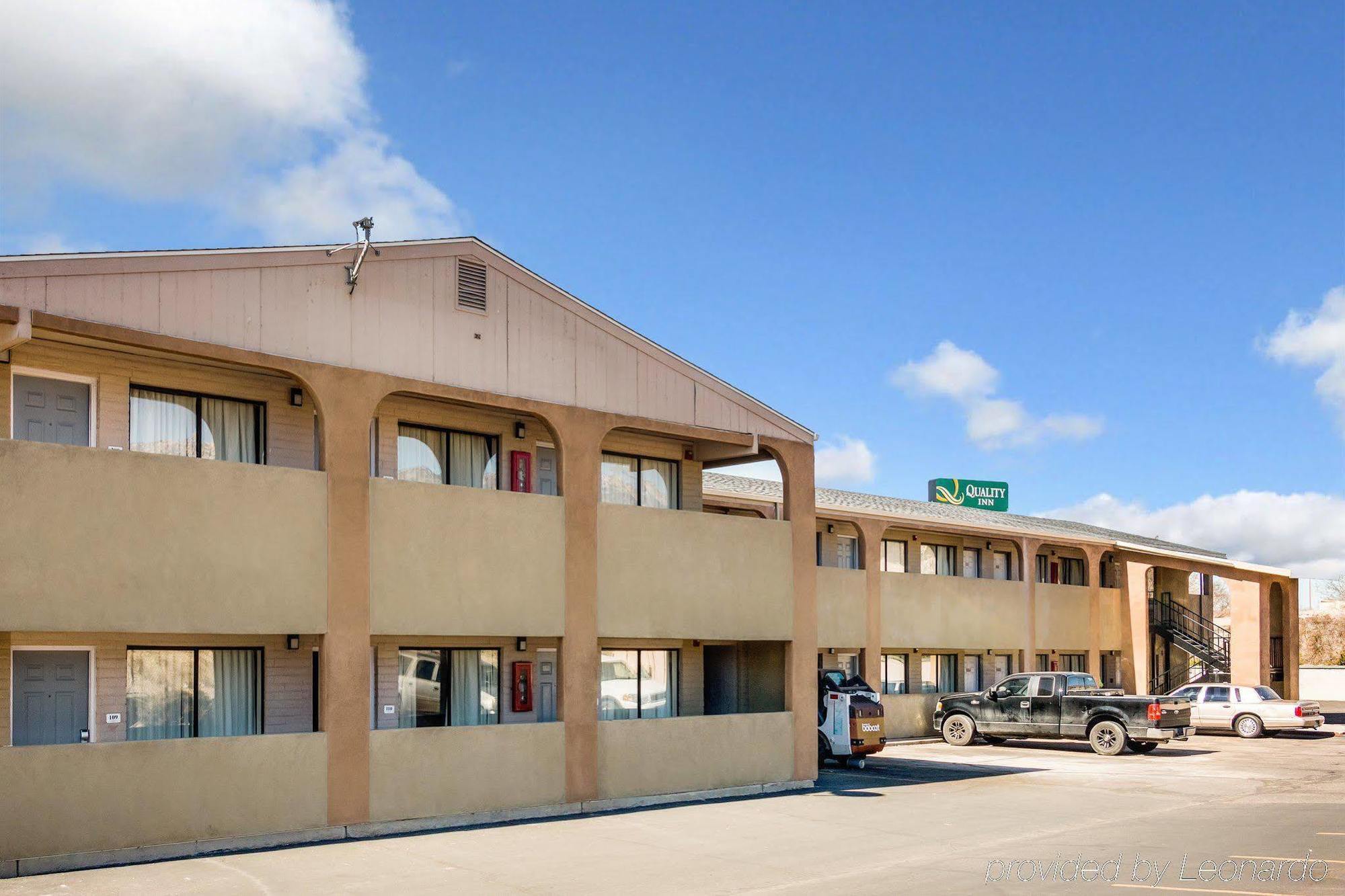 Motel Desert Sands &