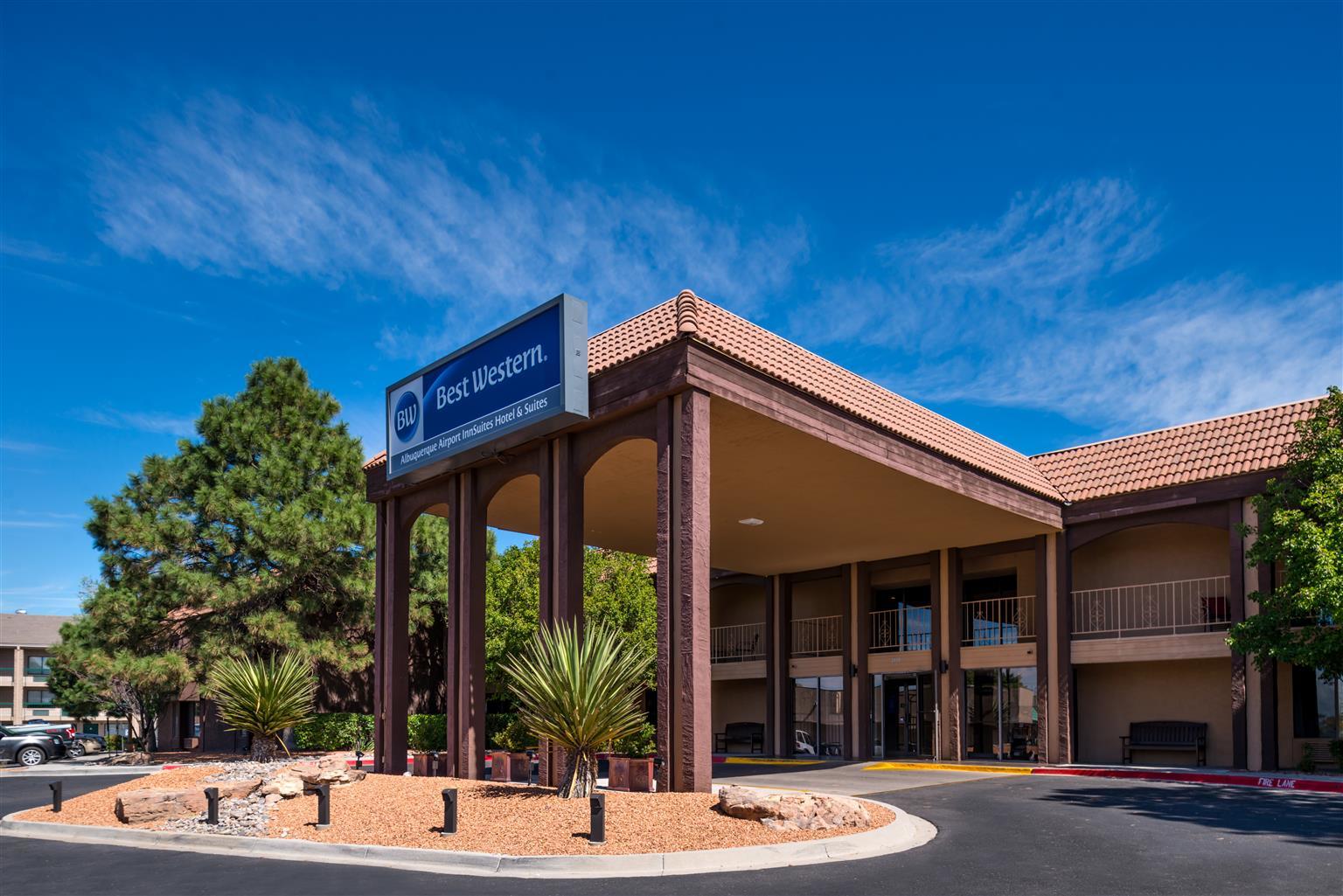 Hotel Western Airport Innsuites & 3*