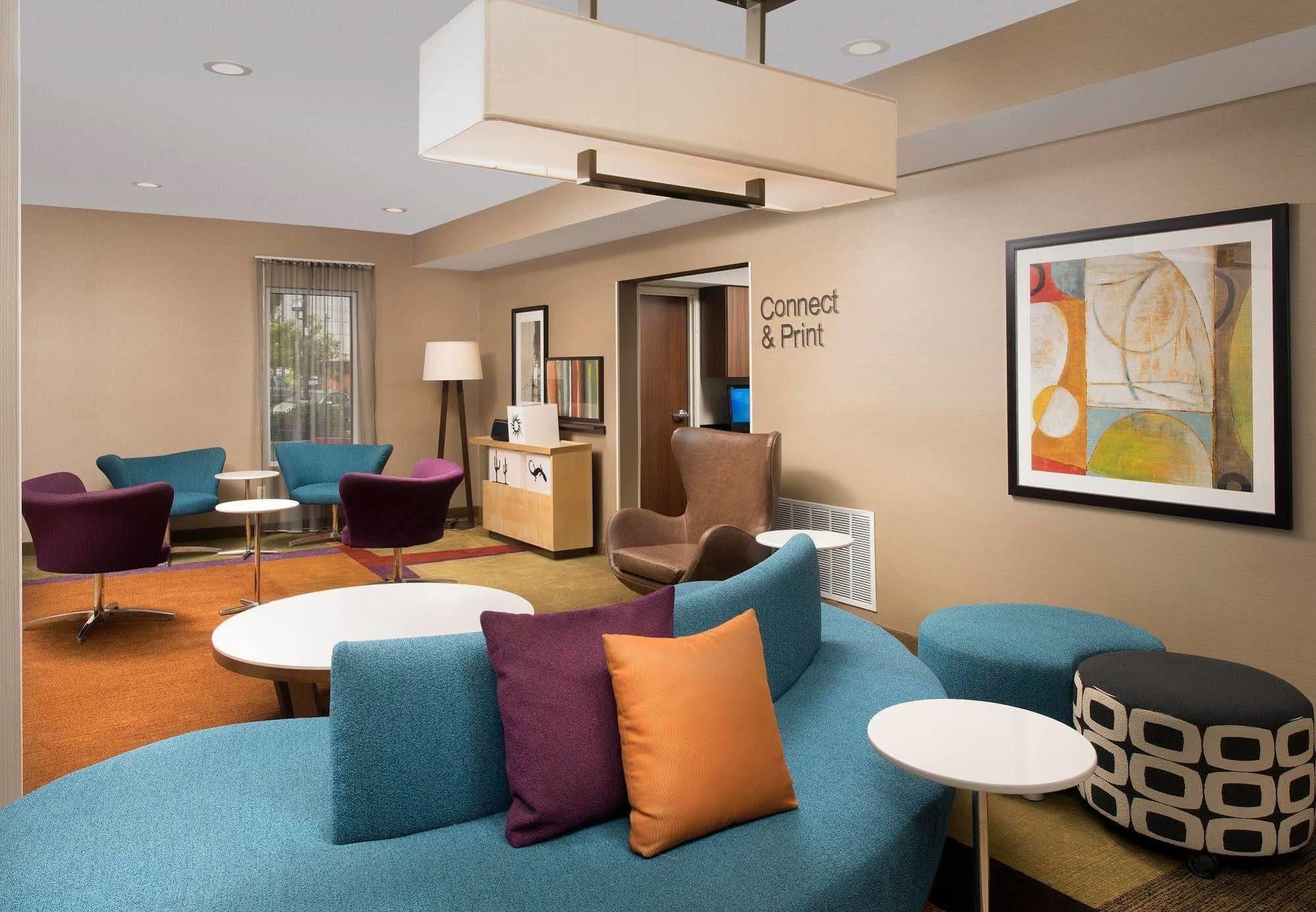 Fairfield & By Marriott Airport Albuquerque