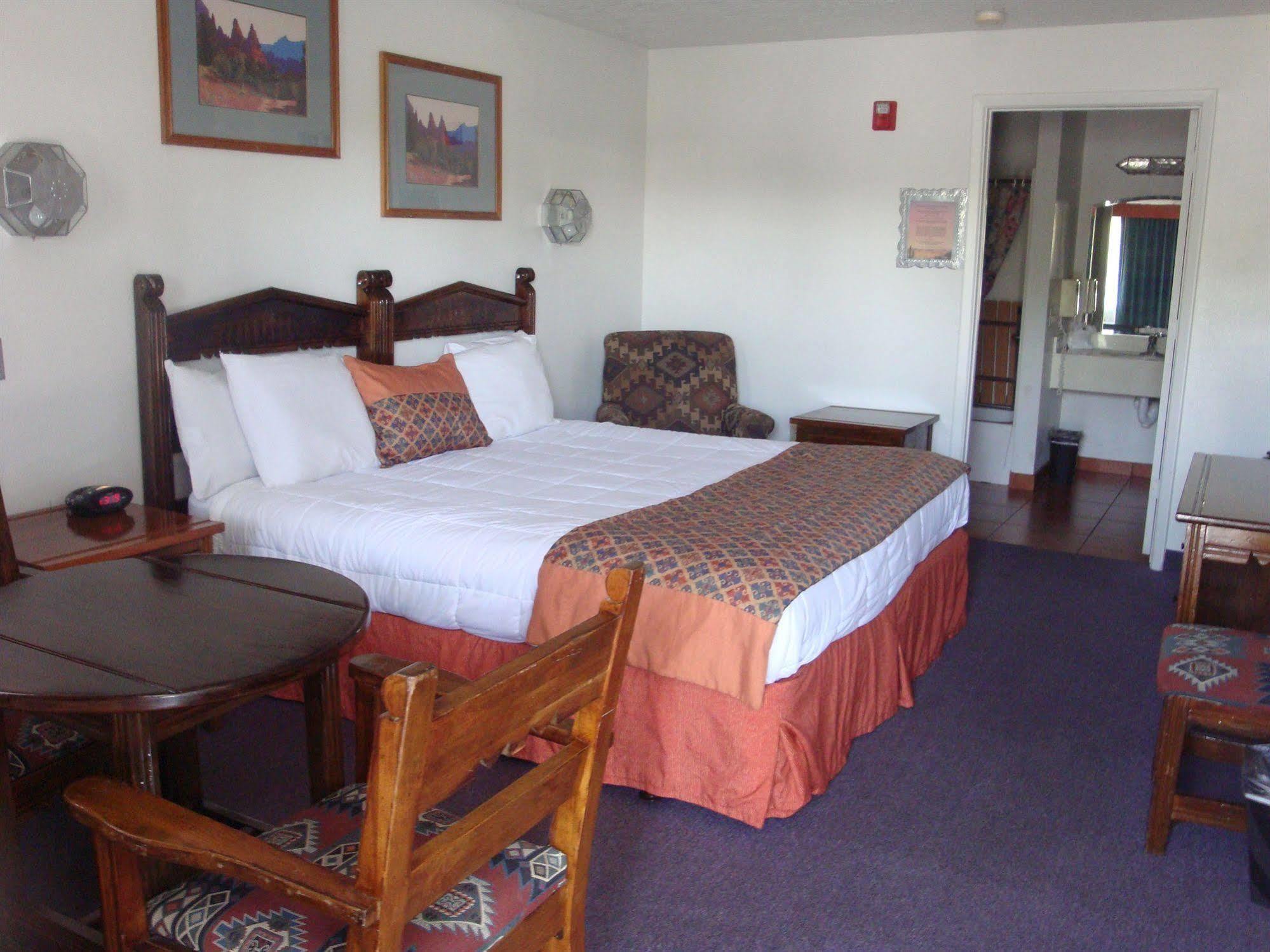 Sandia Peak Old Town Abq, A Howard Johnson By Wyndham Motel 2*