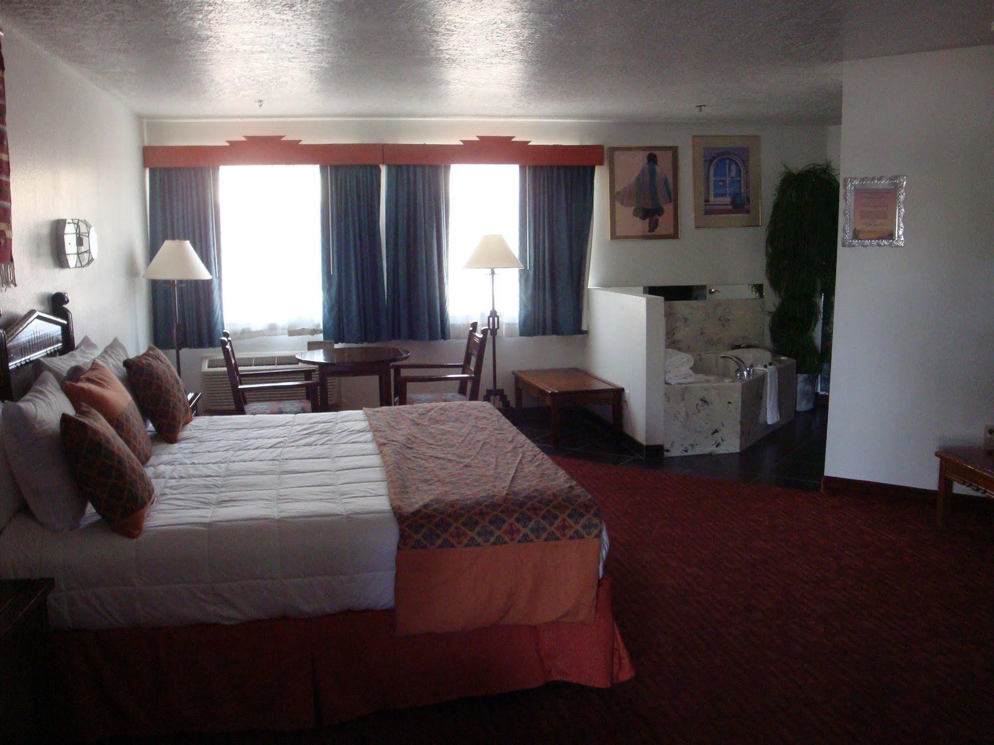 Sandia Peak Old Town Abq, A Howard Johnson By Wyndham