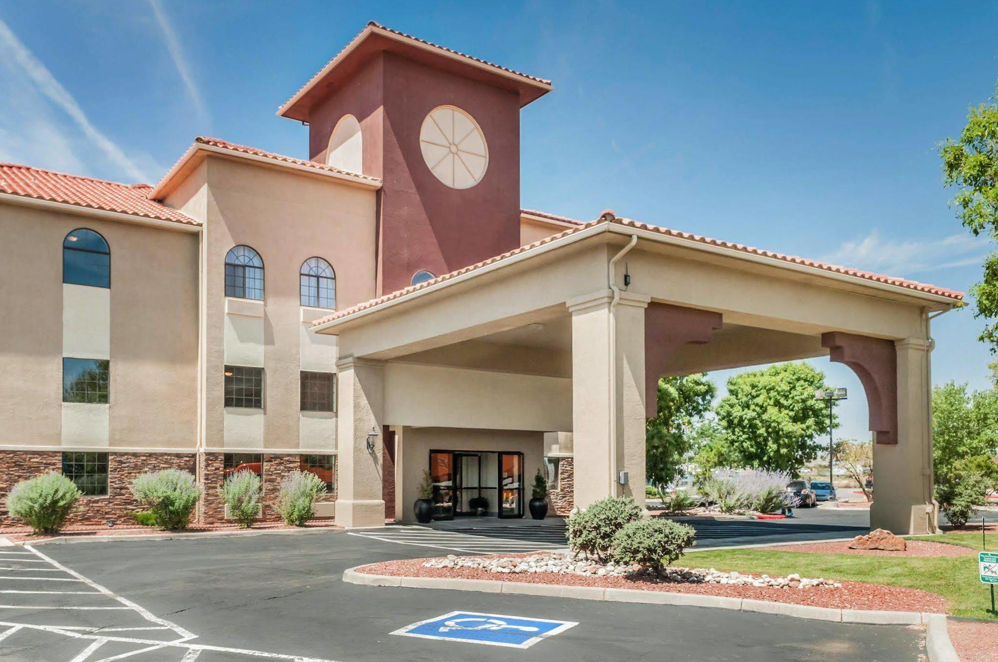Hotel Quality & West 2*