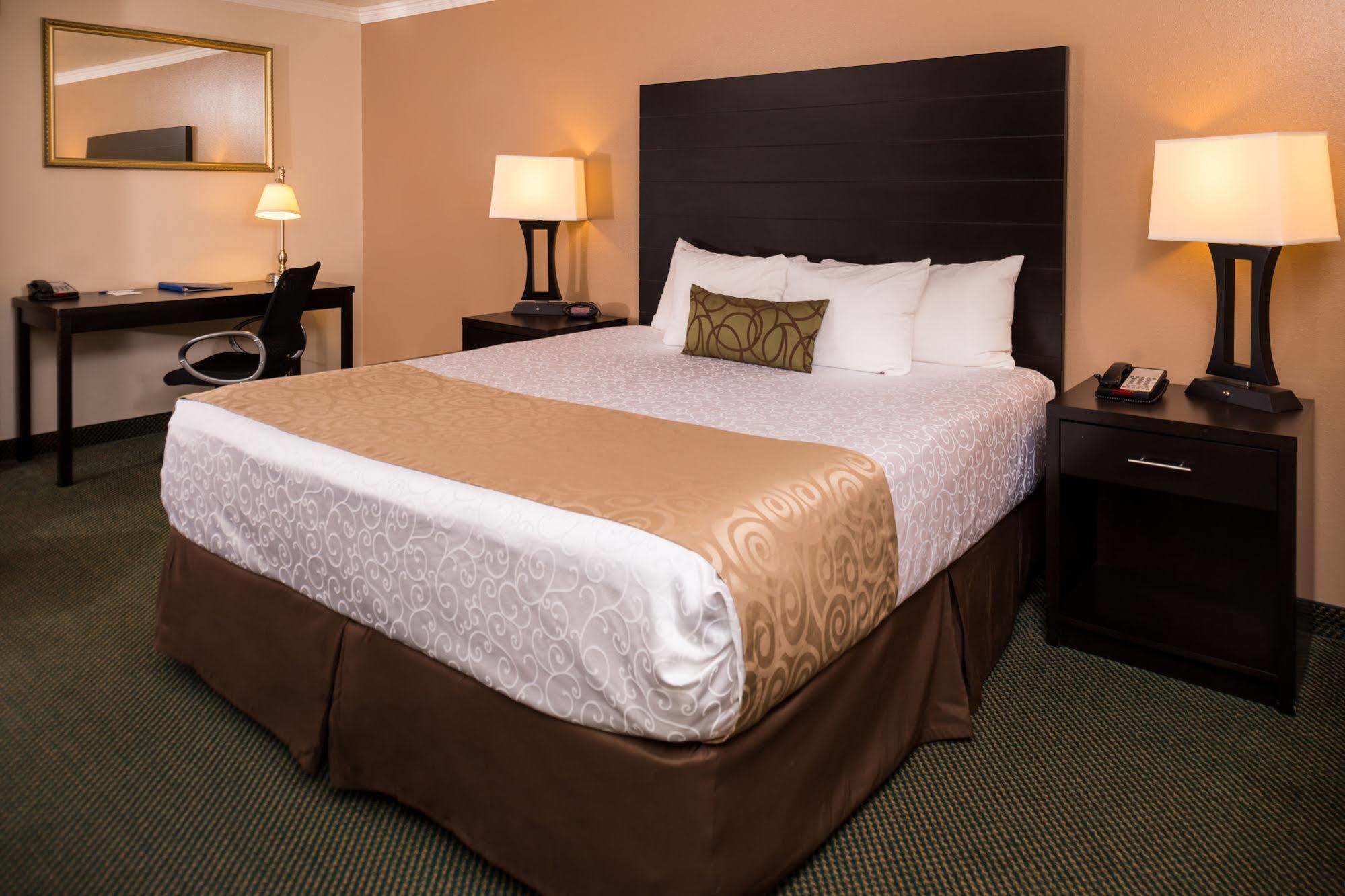 Western Airport Innsuites &