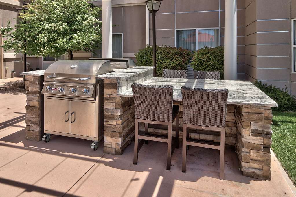 Hotel Homewood By Hilton Airport