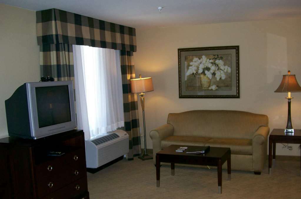 Homewood By Hilton Airport