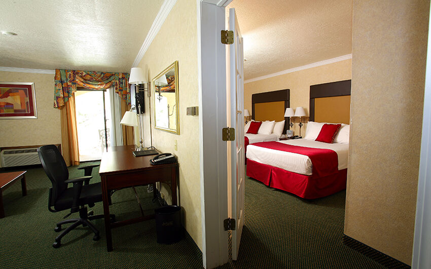 Hotel Western Airport Innsuites & 3*