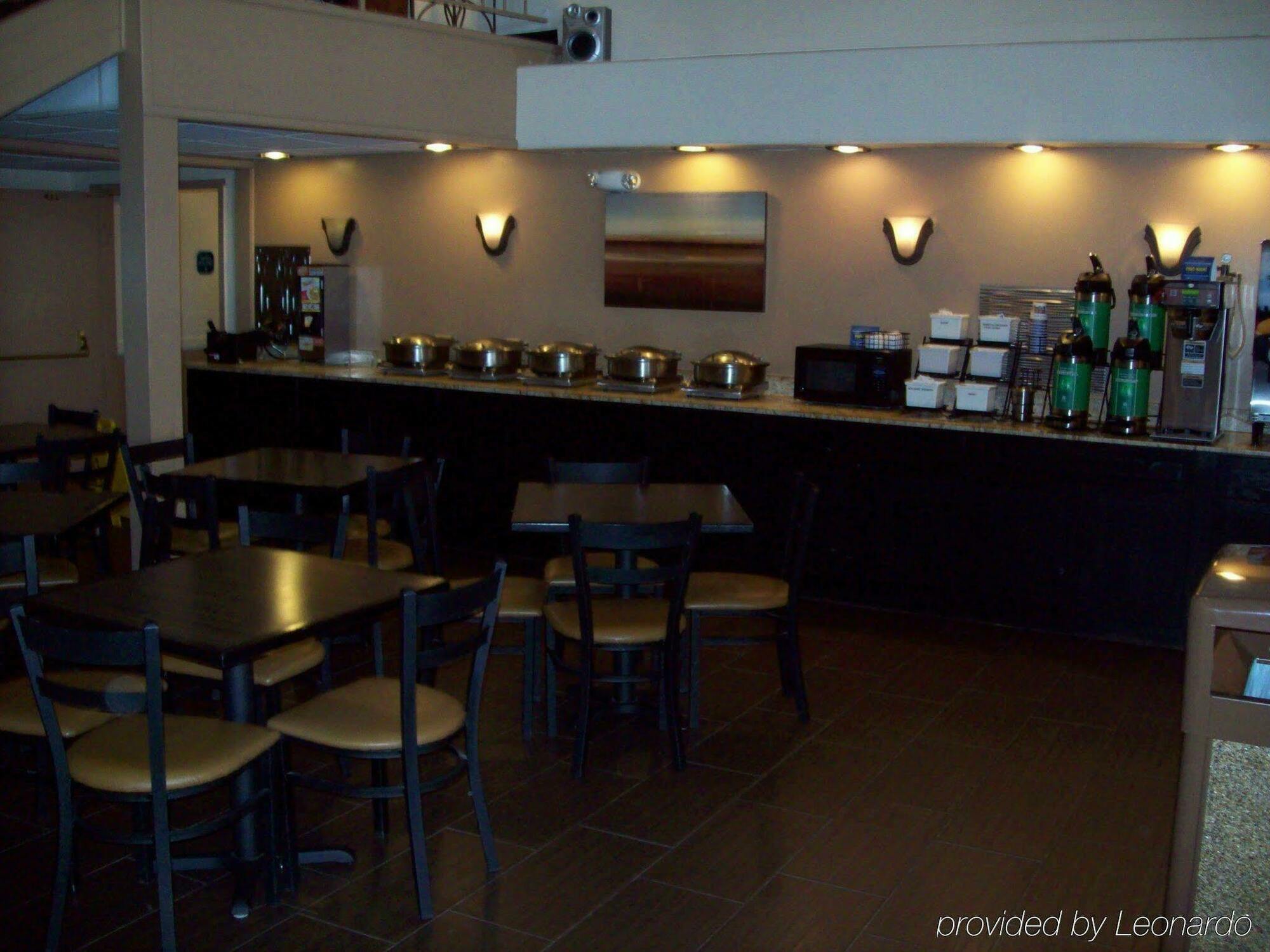 Hotel Western Airport Innsuites &