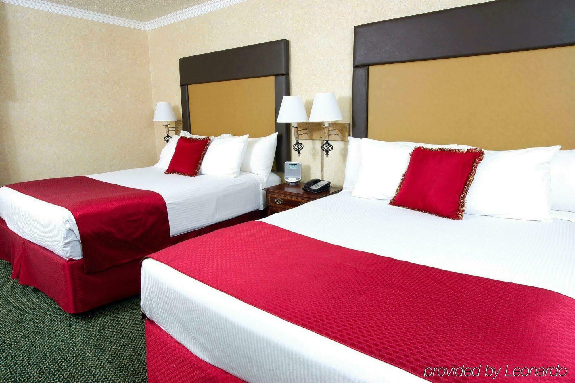 Western Airport Innsuites & Hotel