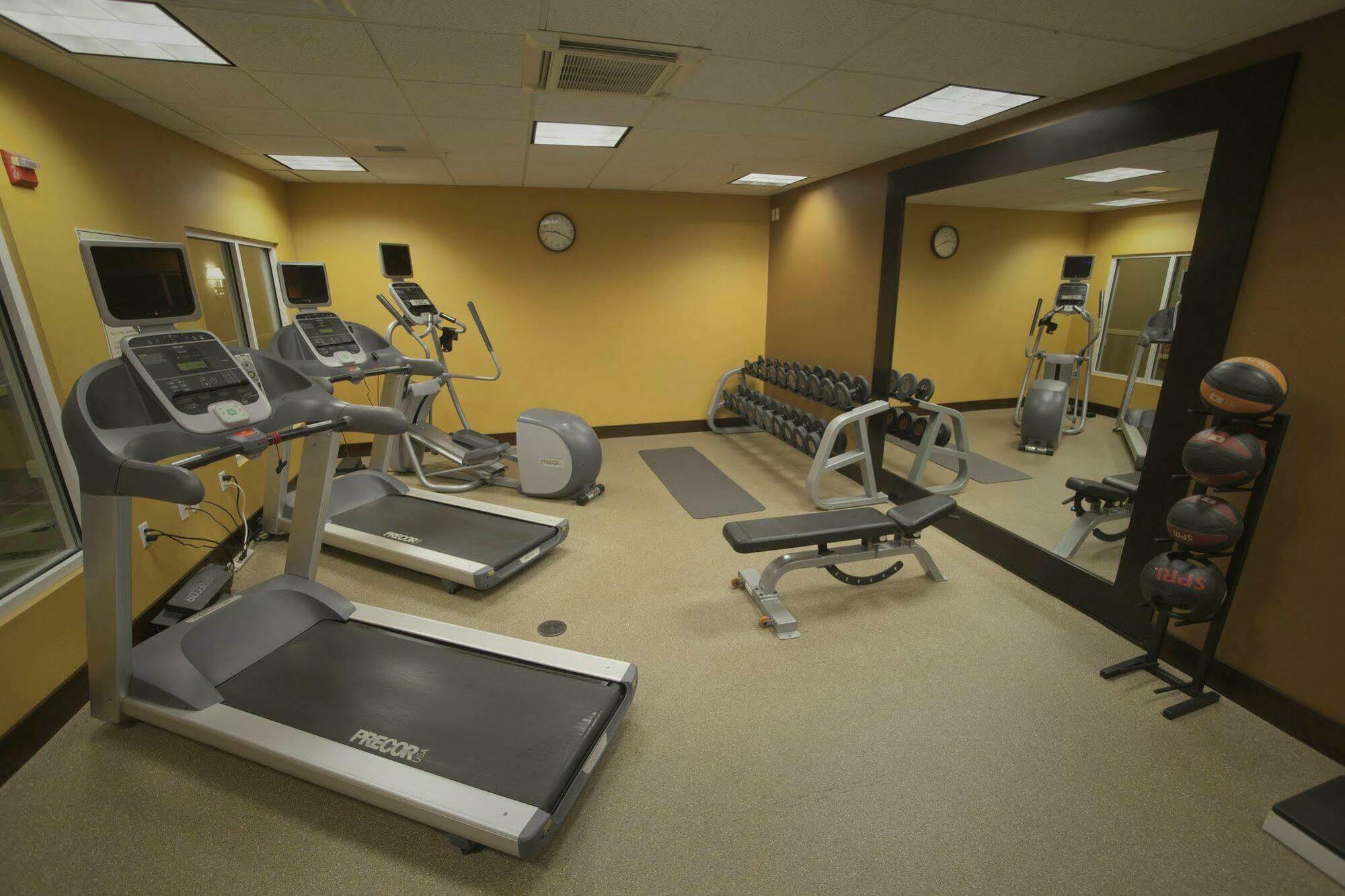 Hotel Homewood By Hilton Airport 3*