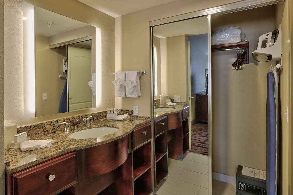 Hotel Homewood By Hilton Airport 3*