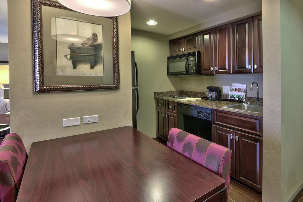 Homewood By Hilton Airport