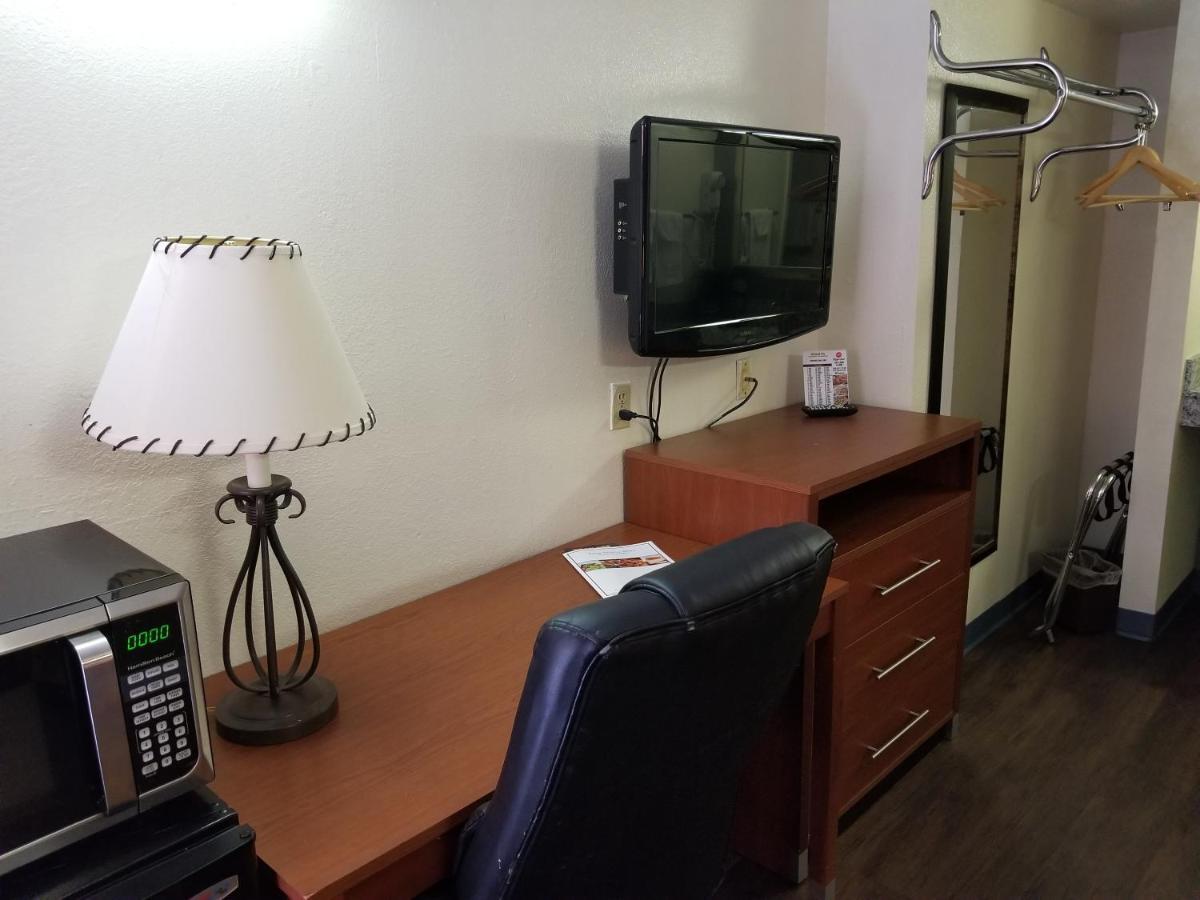 Motel Travelodge By Wyndham West 2*