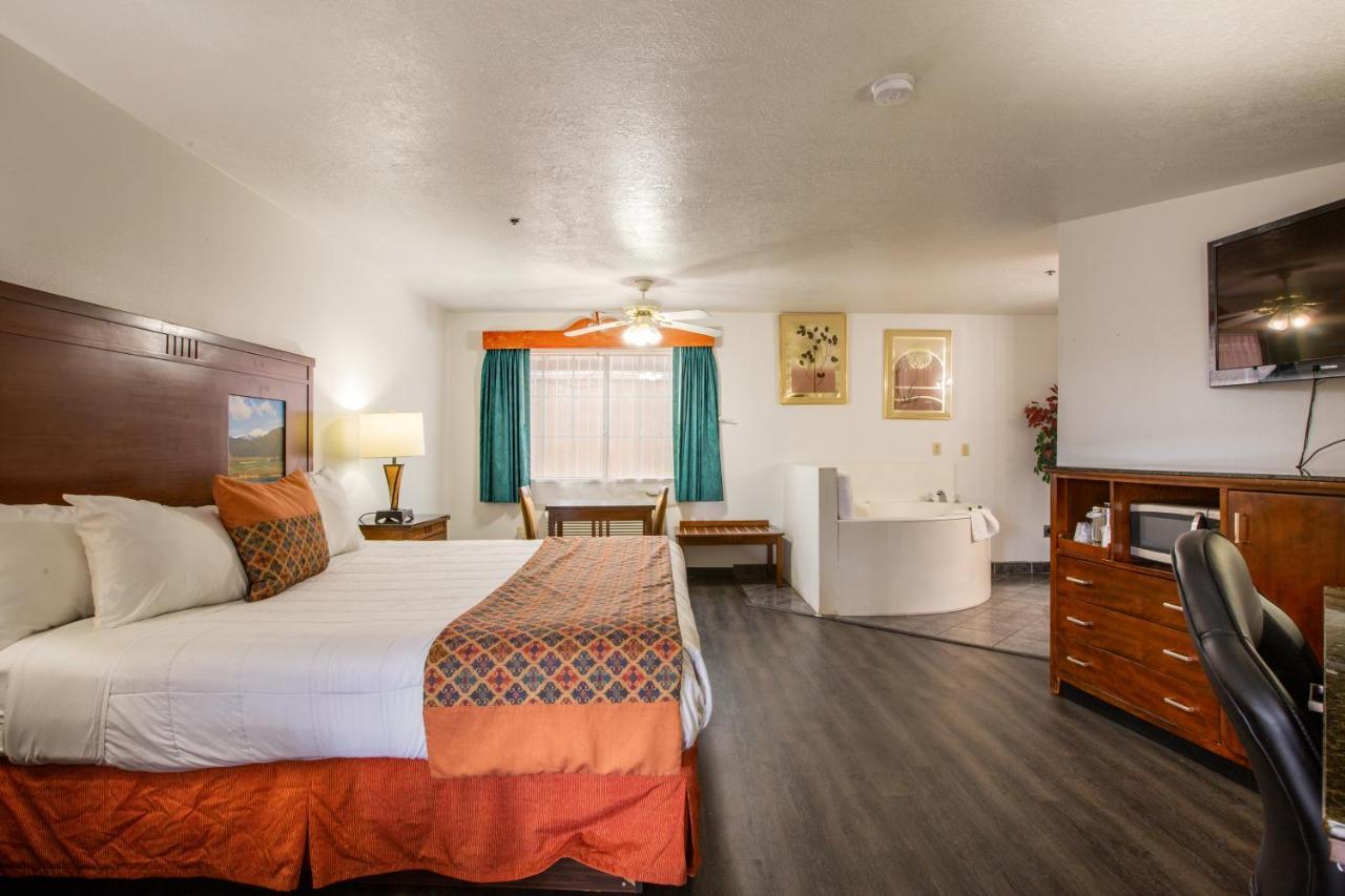 Sandia Peak Old Town Abq, A Howard Johnson By Wyndham Motel 2*