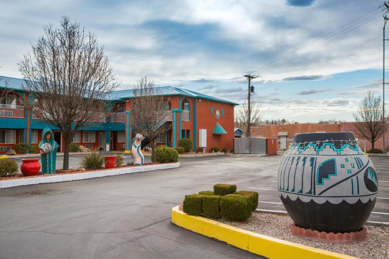 Motel Sandia Peak Old Town Abq, A Howard Johnson By Wyndham 2*