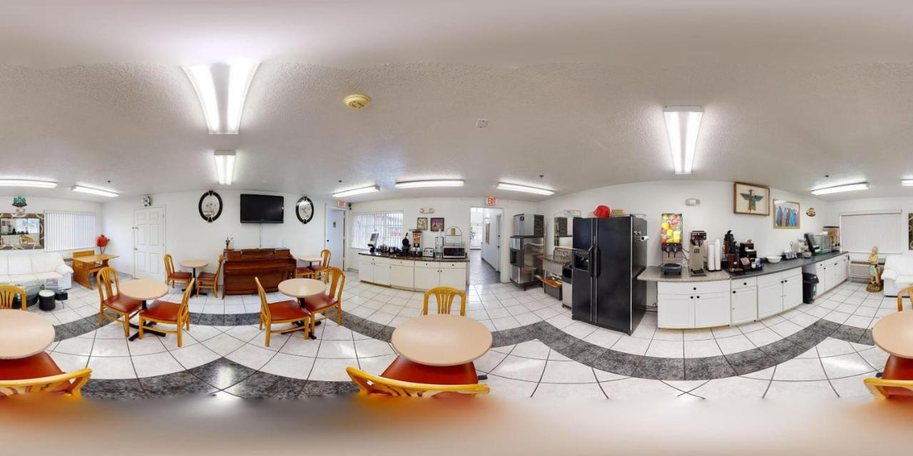 Motel Sandia Peak Old Town Abq, A Howard Johnson By Wyndham Albuquerque