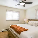 2 Mi To Unm Campus Home In Quiet Area Of Abq