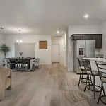 Modern Home 3Br Next To Airport & Netflix