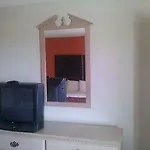 Amberly Inn & Suites
