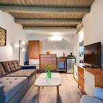 El Vado Motel