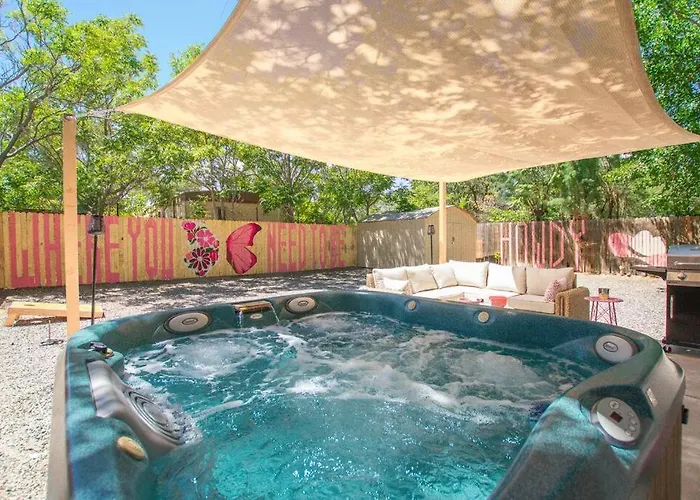 50 Shades Of Pink-Hot Tub!