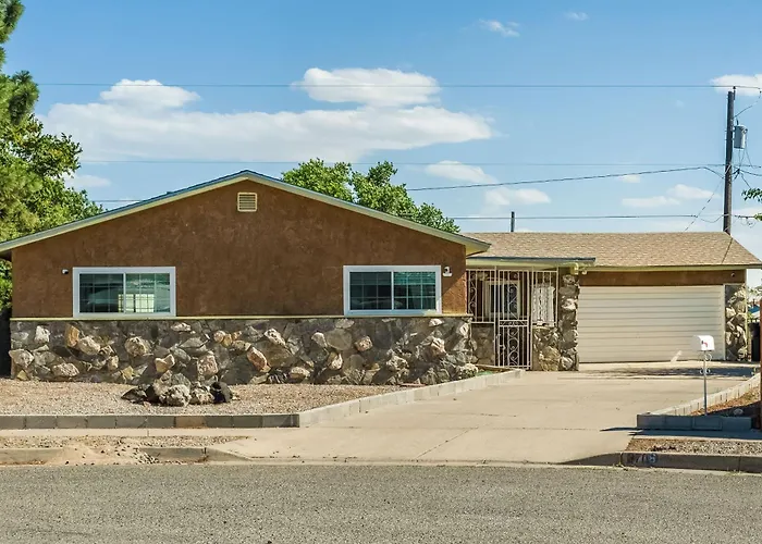 Chapala Charm 6Br Family Oasis - An Irvie Home
